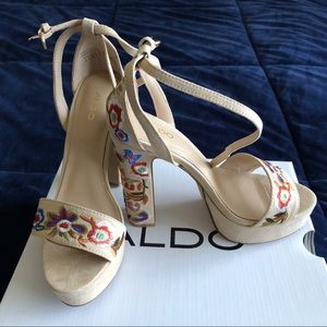 Aldo Laumea Sandals, Size 6